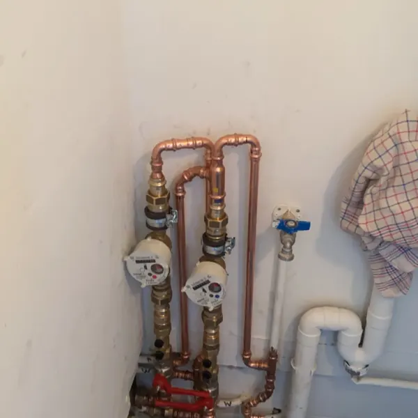 Watermeters aangesloten met koperen leidingen